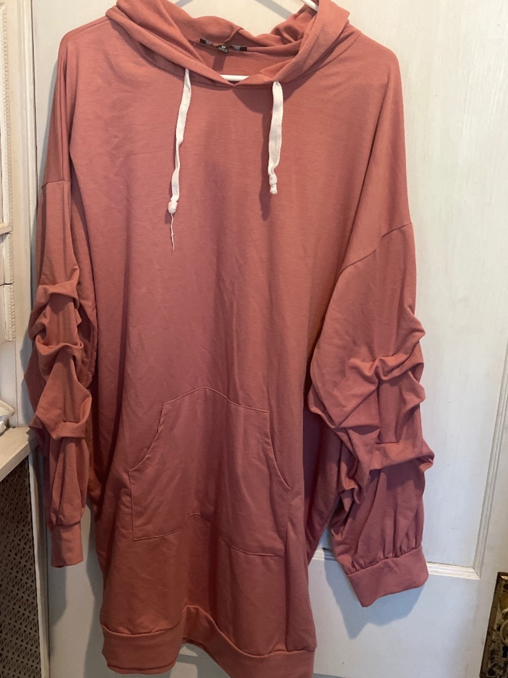 UPS & Downs pink, oversized, medium-sleeve hooded sweatshirt